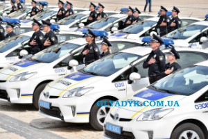 GLYADYK.COM.UA_AutoYrist_patrul_police
